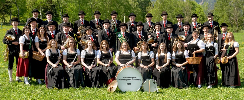 Alle Mitglieder der Trachtenkapelle auf einem Foto